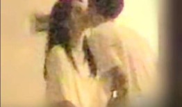 女顶流家中与男友约会被拍！两人在卧室拥吻好甜男方身份被扒